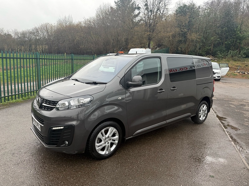 Vauxhall 2.0 Turbo D 3100 Elite Crew Van Double Cab 5dr Diesel Auto L1 H1 Euro 6 (s/s) (180 ps)