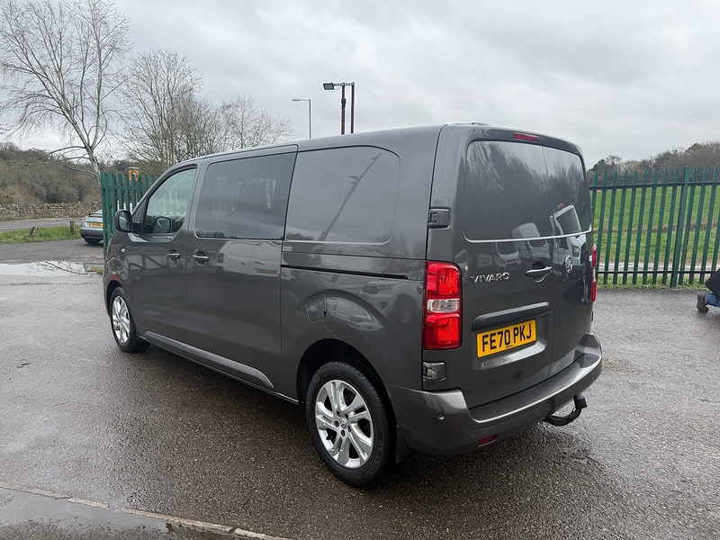 Vauxhall 2.0 Turbo D 3100 Elite Crew Van Double Cab 5dr Diesel Auto L1 H1 Euro 6 (s/s) (180 ps)