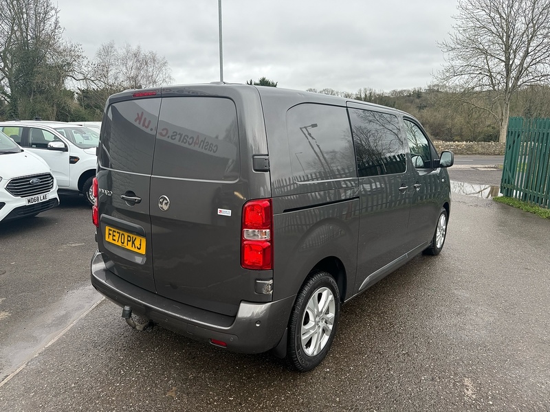 Vauxhall 2.0 Turbo D 3100 Elite Crew Van Double Cab 5dr Diesel Auto L1 H1 Euro 6 (s/s) (180 ps)