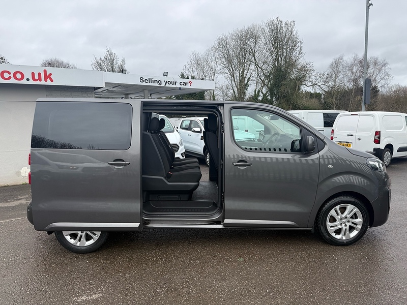 Vauxhall 2.0 Turbo D 3100 Elite Crew Van Double Cab 5dr Diesel Auto L1 H1 Euro 6 (s/s) (180 ps)