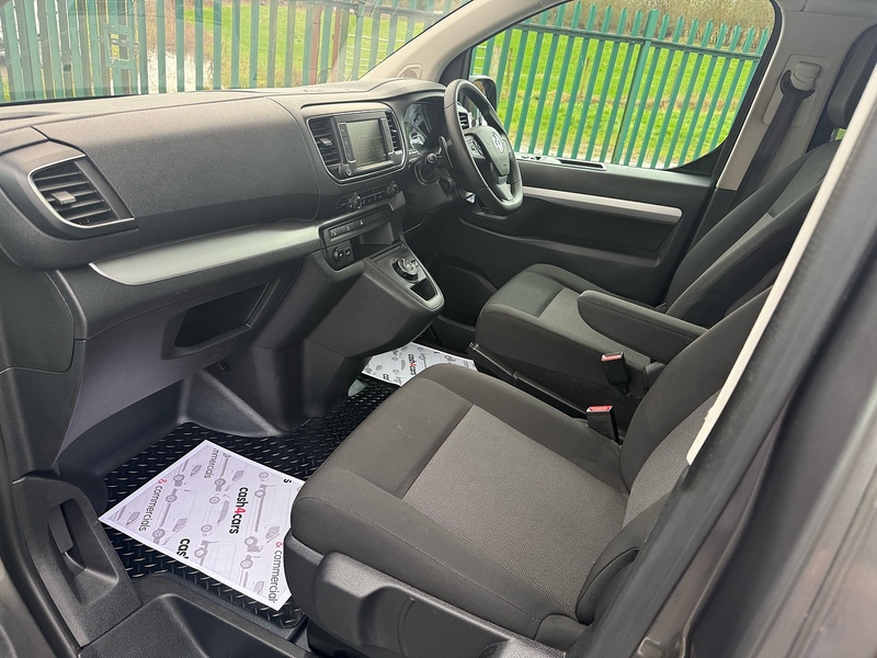 Vauxhall 2.0 Turbo D 3100 Elite Crew Van Double Cab 5dr Diesel Auto L1 H1 Euro 6 (s/s) (180 ps)