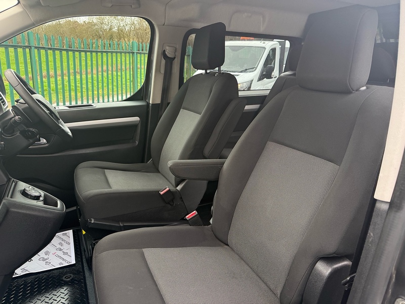 Vauxhall 2.0 Turbo D 3100 Elite Crew Van Double Cab 5dr Diesel Auto L1 H1 Euro 6 (s/s) (180 ps)