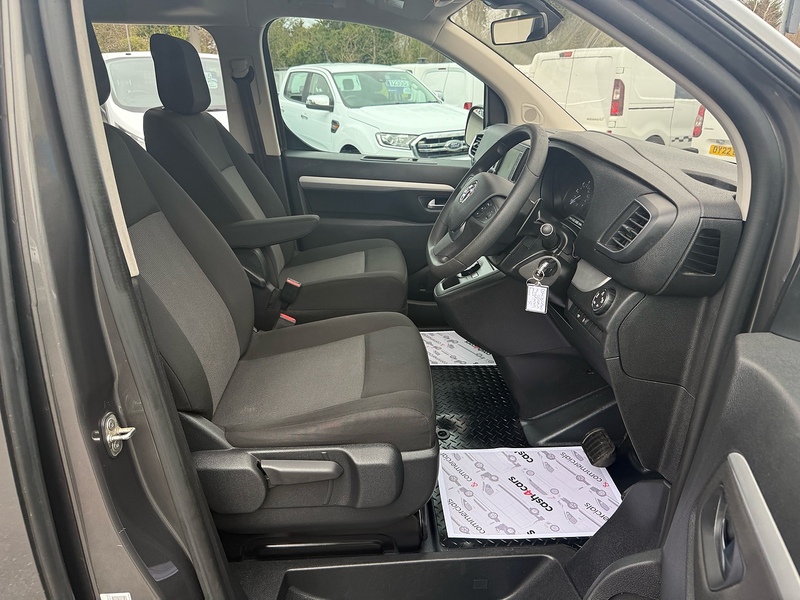 Vauxhall 2.0 Turbo D 3100 Elite Crew Van Double Cab 5dr Diesel Auto L1 H1 Euro 6 (s/s) (180 ps)