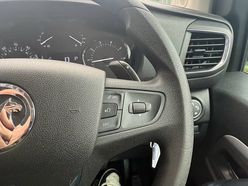 Vauxhall 2.0 Turbo D 3100 Elite Crew Van Double Cab 5dr Diesel Auto L1 H1 Euro 6 (s/s) (180 ps)