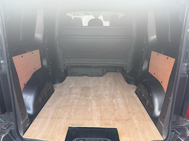 Vauxhall 2.0 Turbo D 3100 Elite Crew Van Double Cab 5dr Diesel Auto L1 H1 Euro 6 (s/s) (180 ps)