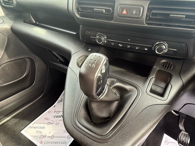 Vauxhall 1.5 Turbo D 2000 Sportive Panel Van 4dr Diesel Manual L1 H1 Euro 6 (s/s) (100 ps)