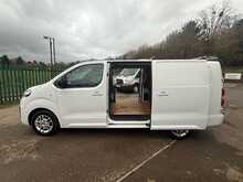 Vauxhall Vivaro Turbo D 2900 Sportive 