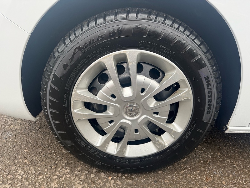 Vauxhall 1.5 Turbo D 2900 Sportive Panel Van 6dr Diesel Manual L2 H1 Euro 6 (s/s) (100 ps)