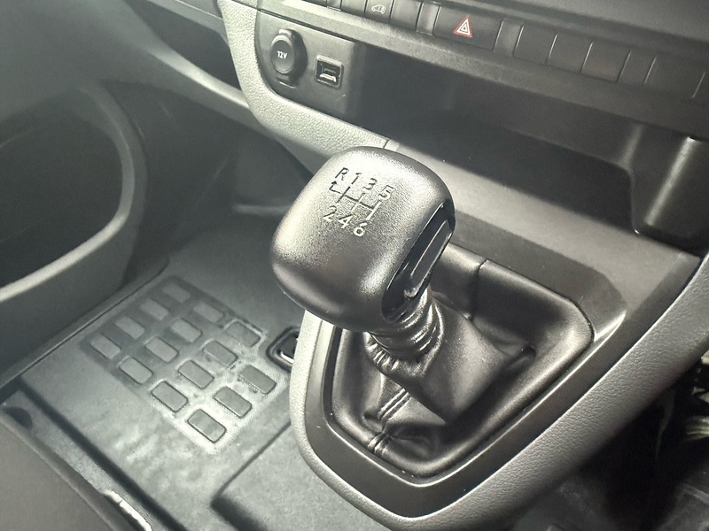 Vauxhall 1.5 Turbo D 2900 Sportive Panel Van 6dr Diesel Manual L2 H1 Euro 6 (s/s) (100 ps)