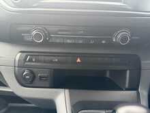 Vauxhall Vivaro Turbo D 2900 Sportive 