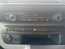 Vauxhall Vivaro Turbo D 2900 Sportive 