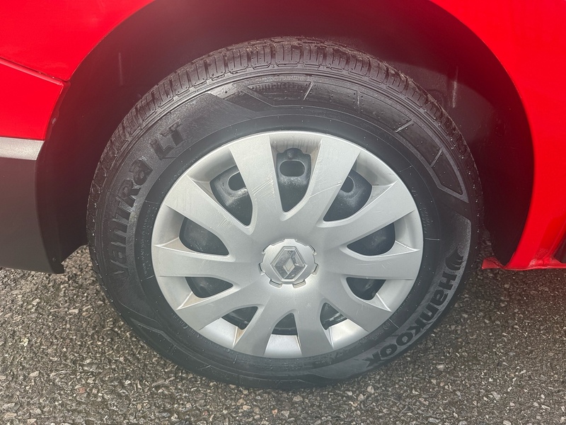 Renault 2.0 dCi ENERGY 28 Business+ motorhome 5dr Diesel Manual SWB Standard Roof Euro 6 (s/s) (120 ps)