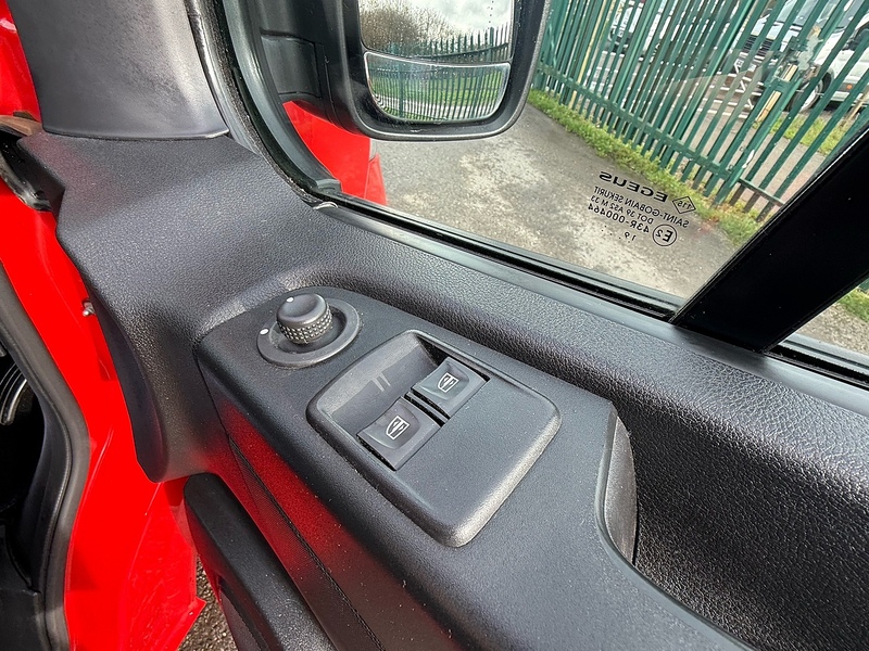 Renault 2.0 dCi ENERGY 28 Business+ motorhome 5dr Diesel Manual SWB Standard Roof Euro 6 (s/s) (120 ps)