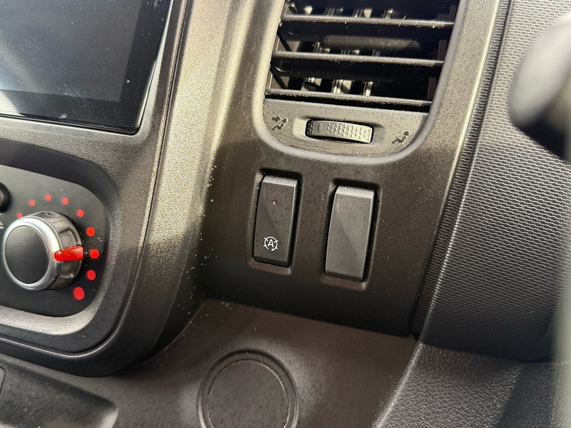 Renault 2.0 dCi ENERGY 28 Business+ motorhome 5dr Diesel Manual SWB Standard Roof Euro 6 (s/s) (120 ps)