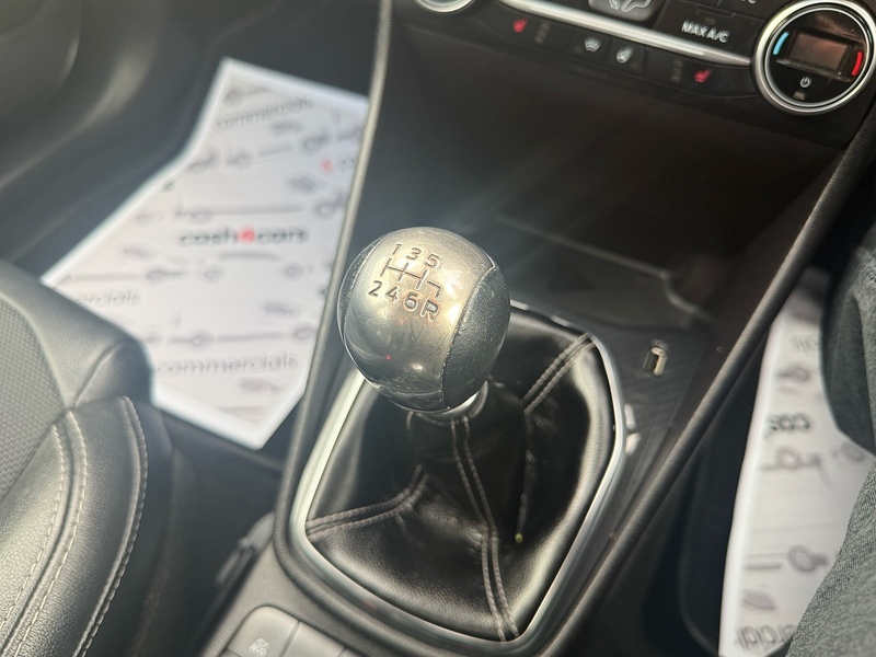 Ford 1.0T EcoBoost ST-Line X Hatchback 5dr Petrol Manual Euro 6 (s/s) (100 ps)