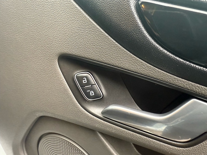 Ford 2.0 280 EcoBlue Limited Panel Van 5dr Diesel Manual L1 H1 Euro 6 (s/s) (130 ps)