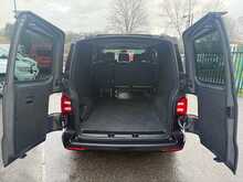 Volkswagen Transporter BiTDI T32 BlueMotion Tech Highline 