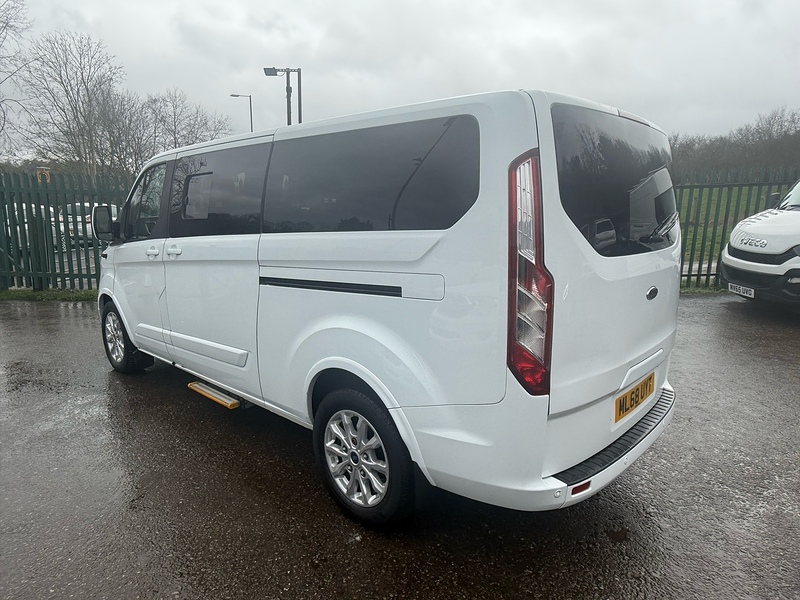 Ford 2.0 310 EcoBlue Titanium Minibus Double Cab 5dr Diesel Manual L2 Euro 6 (s/s) (130 ps)