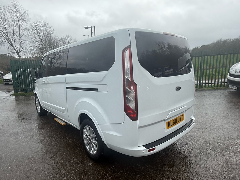 Ford 2.0 310 EcoBlue Titanium Minibus Double Cab 5dr Diesel Manual L2 Euro 6 (s/s) (130 ps)