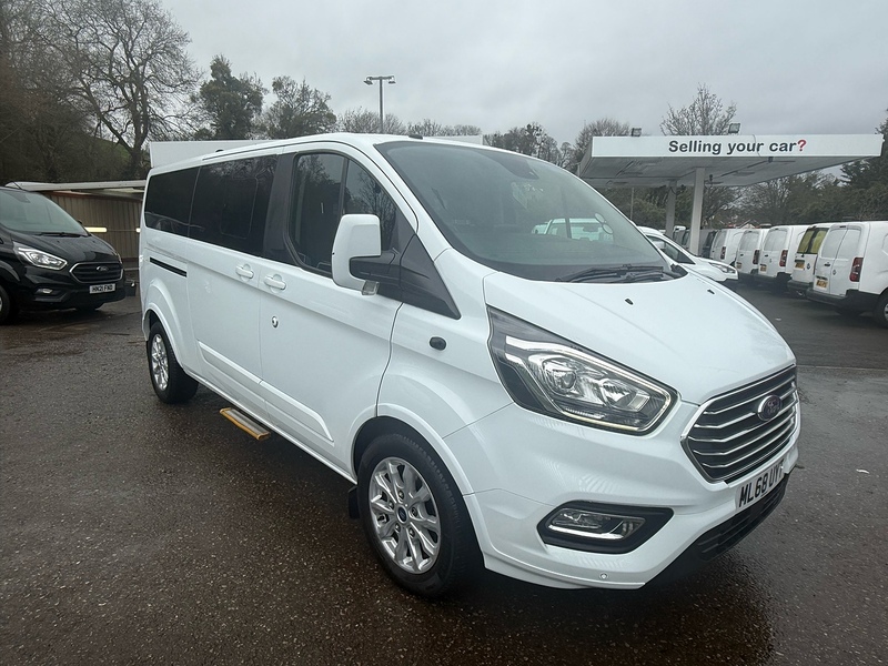Ford 2.0 310 EcoBlue Titanium Minibus Double Cab 5dr Diesel Manual L2 Euro 6 (s/s) (130 ps)