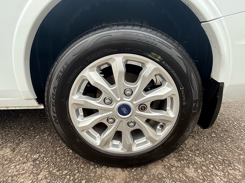 Ford 2.0 310 EcoBlue Titanium Minibus Double Cab 5dr Diesel Manual L2 Euro 6 (s/s) (130 ps)