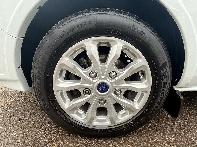 Ford 2.0 310 EcoBlue Titanium Minibus Double Cab 5dr Diesel Manual L2 Euro 6 (s/s) (130 ps)