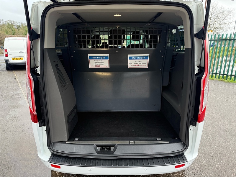 Ford 2.0 310 EcoBlue Titanium Minibus Double Cab 5dr Diesel Manual L2 Euro 6 (s/s) (130 ps)