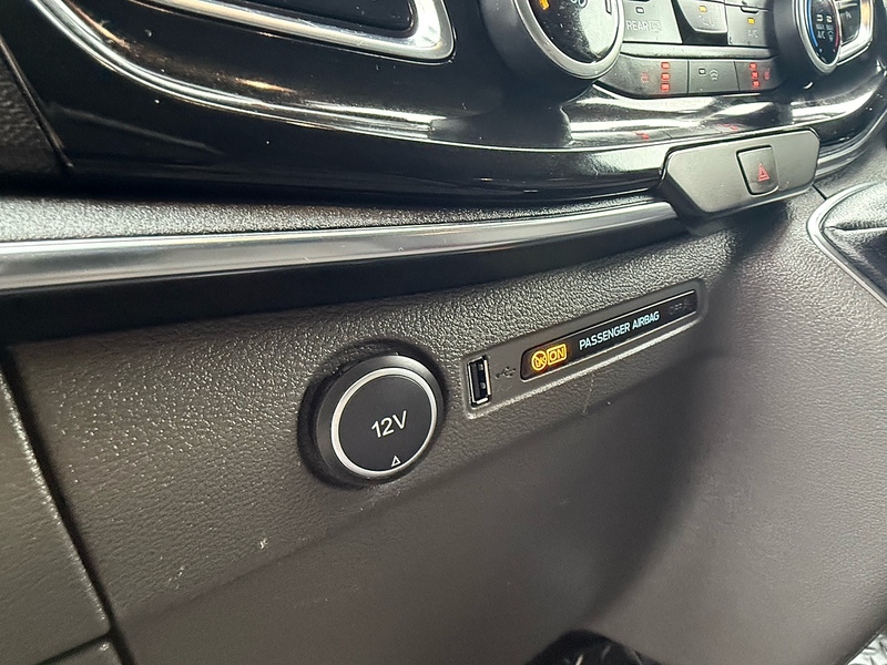 Ford 2.0 310 EcoBlue Titanium Minibus Double Cab 5dr Diesel Manual L2 Euro 6 (s/s) (130 ps)