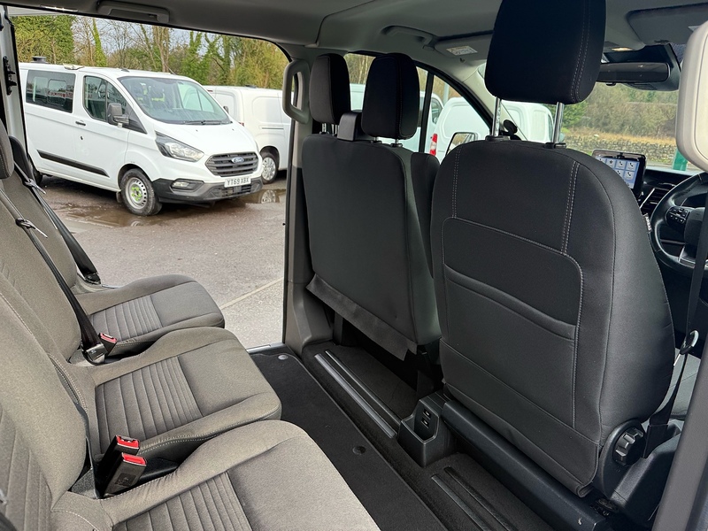 Ford 2.0 310 EcoBlue Titanium Minibus Double Cab 5dr Diesel Manual L2 Euro 6 (s/s) (130 ps)