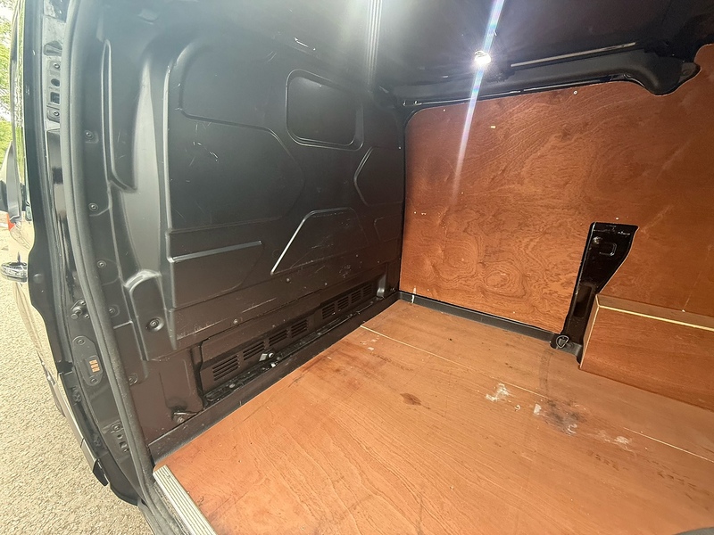 Ford 2.0 300 EcoBlue Limited Panel Van 5dr Diesel Manual L1 H1 Euro 6 (s/s) (130 ps)