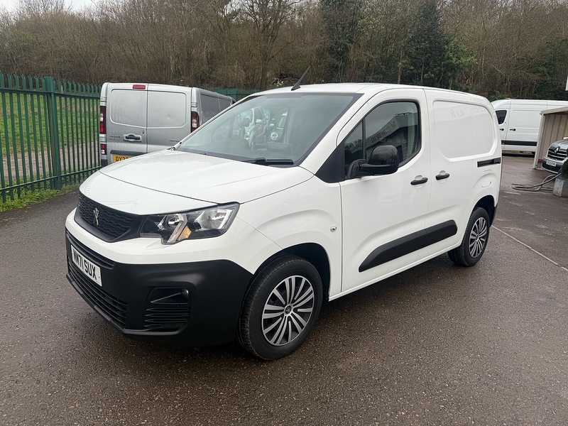 Peugeot 1.5 BlueHDi 1000 Professional Premium Standard Panel Van 5dr Diesel Manual SWB Euro 6 (100 bhp)