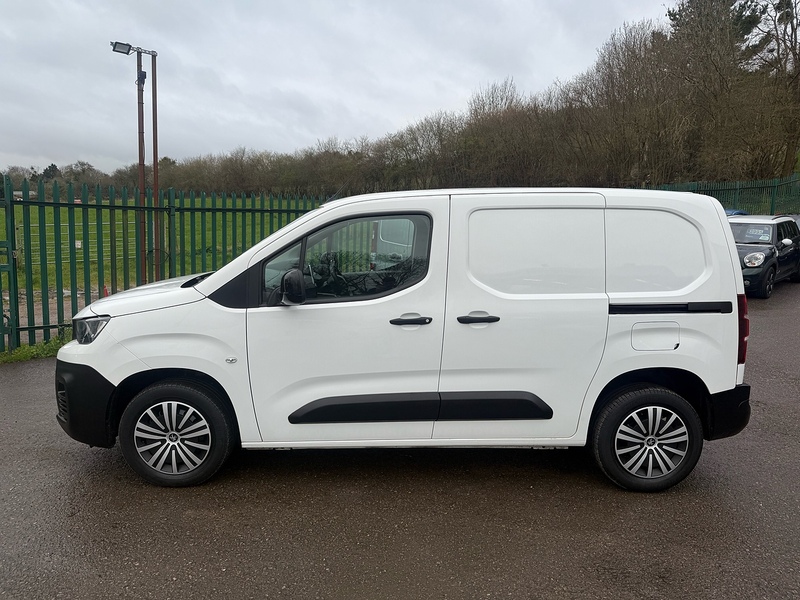 Peugeot 1.5 BlueHDi 1000 Professional Premium Standard Panel Van 5dr Diesel Manual SWB Euro 6 (100 bhp)