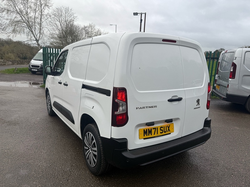 Peugeot 1.5 BlueHDi 1000 Professional Premium Standard Panel Van 5dr Diesel Manual SWB Euro 6 (100 bhp)