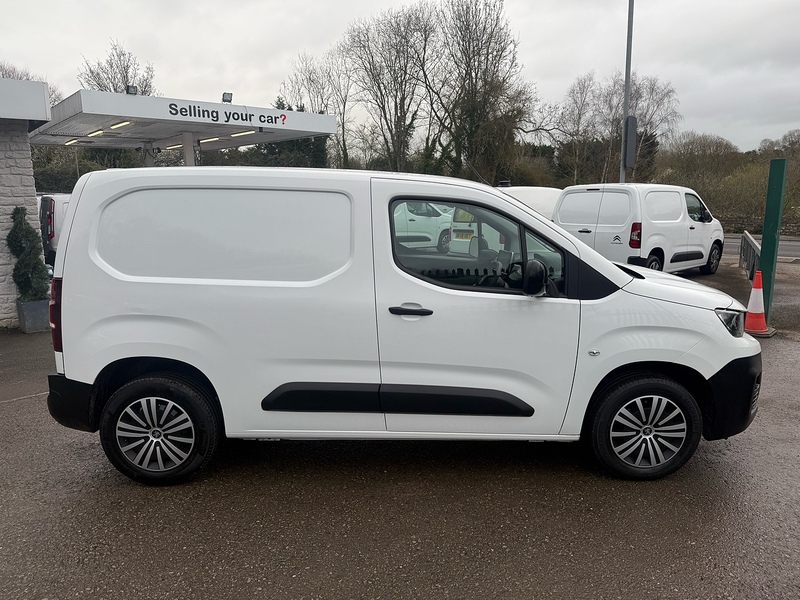 Peugeot 1.5 BlueHDi 1000 Professional Premium Standard Panel Van 5dr Diesel Manual SWB Euro 6 (100 bhp)