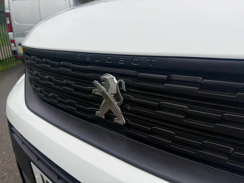 Peugeot 1.5 BlueHDi 1000 Professional Premium Standard Panel Van 5dr Diesel Manual SWB Euro 6 (100 bhp)