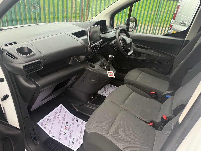 Peugeot 1.5 BlueHDi 1000 Professional Premium Standard Panel Van 5dr Diesel Manual SWB Euro 6 (100 bhp)