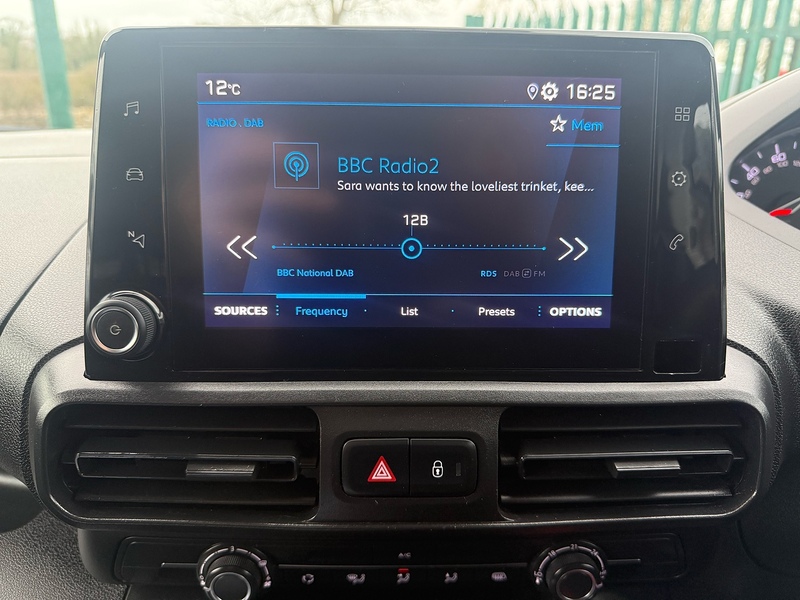 Peugeot 1.5 BlueHDi 1000 Professional Premium Standard Panel Van 5dr Diesel Manual SWB Euro 6 (100 bhp)