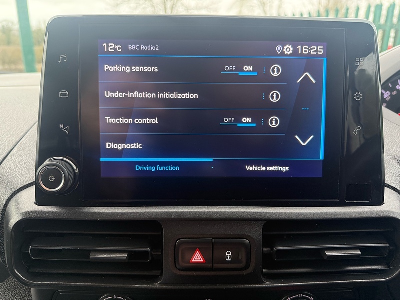 Peugeot 1.5 BlueHDi 1000 Professional Premium Standard Panel Van 5dr Diesel Manual SWB Euro 6 (100 bhp)