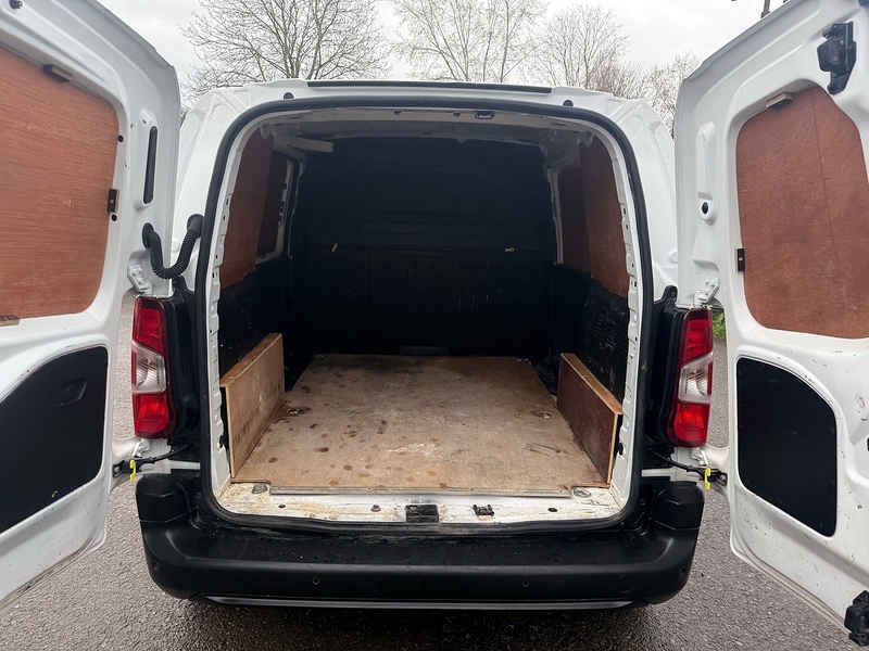 Peugeot 1.5 BlueHDi 1000 Professional Premium Standard Panel Van 5dr Diesel Manual SWB Euro 6 (100 bhp)