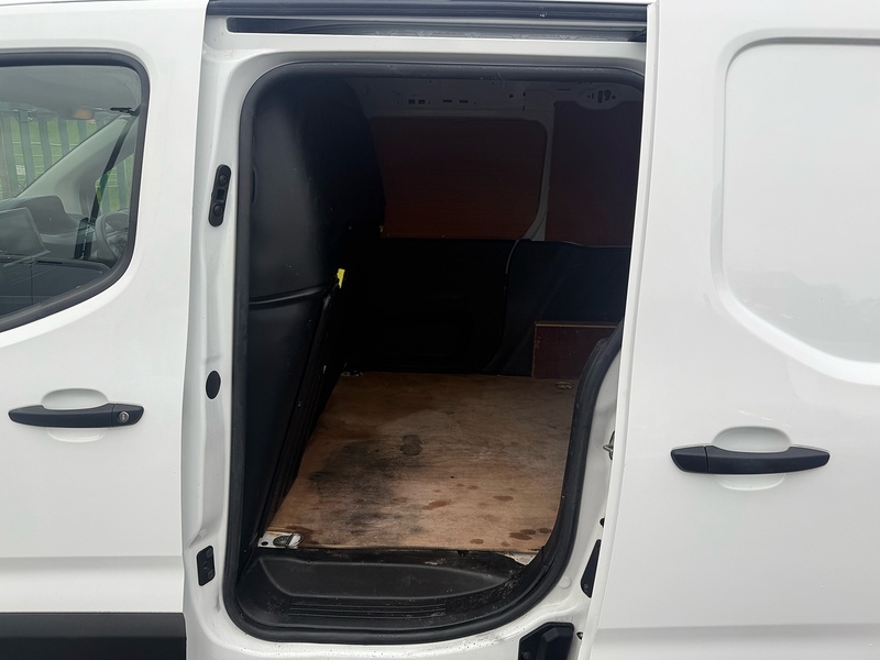 Peugeot 1.5 BlueHDi 1000 Professional Premium Standard Panel Van 5dr Diesel Manual SWB Euro 6 (100 bhp)