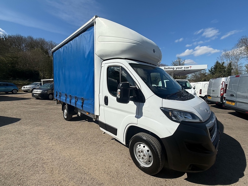 2.2 BlueHDi 335 Built for Business Curtainside Chassis Cab 4dr Diesel Manual L4 Euro 6 (s/s) (140 ps)