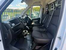 Peugeot Boxer BlueHDi 335 Built for Business 