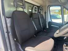 Peugeot Boxer BlueHDi 335 Built for Business 