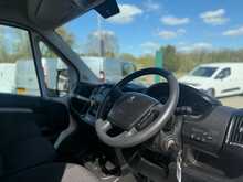 Peugeot Boxer BlueHDi 335 Built for Business 