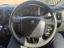 Peugeot Boxer BlueHDi 335 Built for Business 