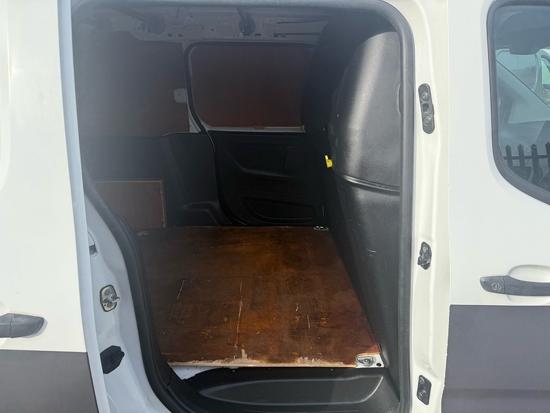 Peugeot 1.5 BlueHDi 950 Professional Long Panel Van 6dr Diesel Manual LWB Euro 6 (100 bhp)