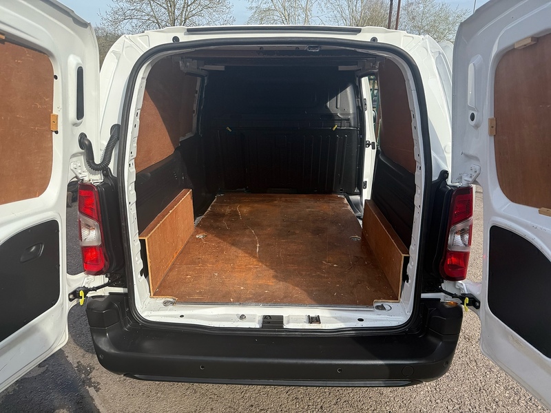 Peugeot 1.5 BlueHDi 950 Professional Long Panel Van 6dr Diesel Manual LWB Euro 6 (100 bhp)