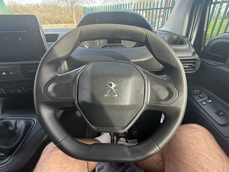 Peugeot 1.5 BlueHDi 950 Professional Long Panel Van 6dr Diesel Manual LWB Euro 6 (100 bhp)