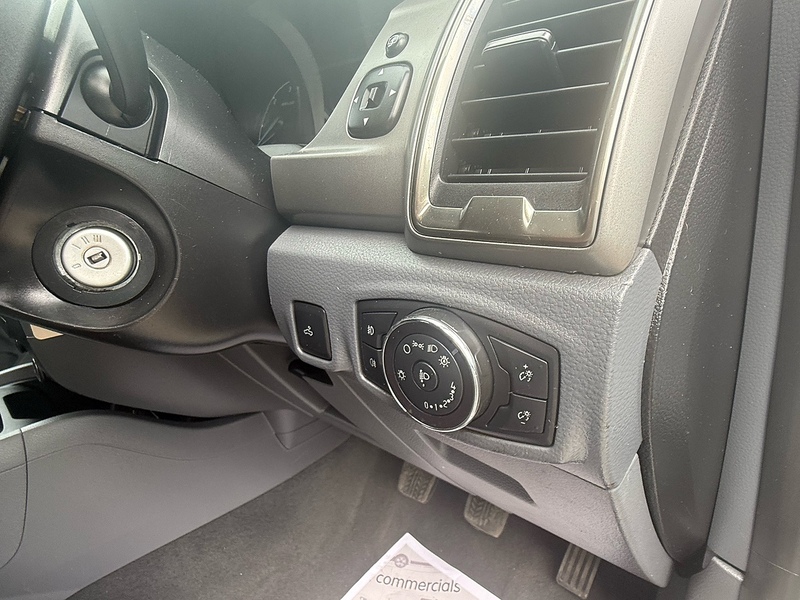 Ford TDCi XLT Pickup 2.2 Manual Diesel