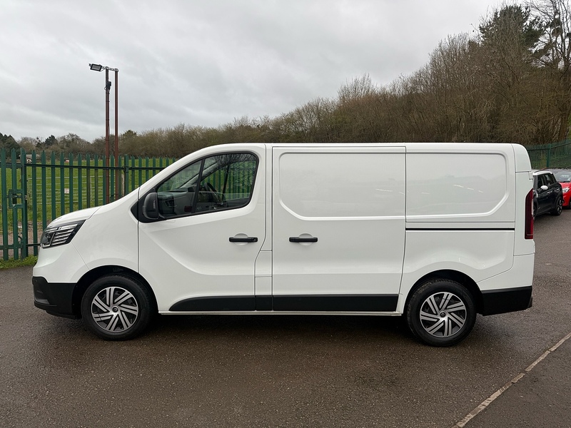 Renault 2.0 dCi Blue SL28 Business+ Panel Van 5dr Diesel Manual L1 H1 Euro 6 (s/s) (130 ps)